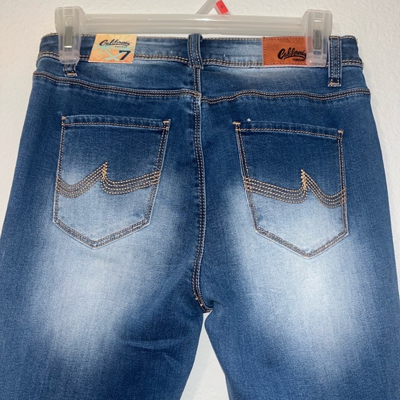 Skinny Jeans 👖 - Picture 5 of 7